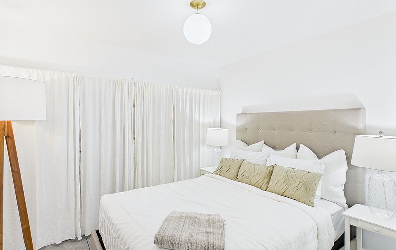 Victoria Townhouse for rent - 1 Bedroom — photo 9