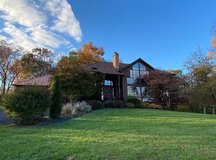 17941 Stoneleigh Dr, Round Hill, VA 20141