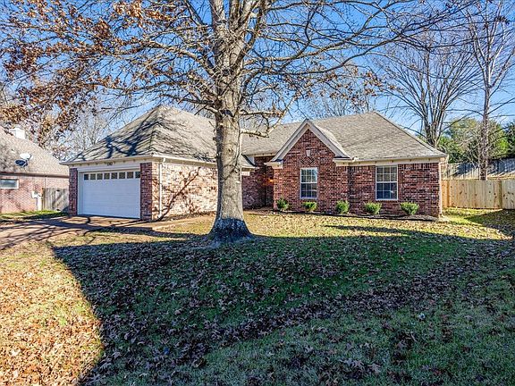 3rd image of 1282 River Bank Dr