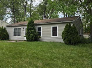 2812 Cabot Dr, Lansing, MI 48911