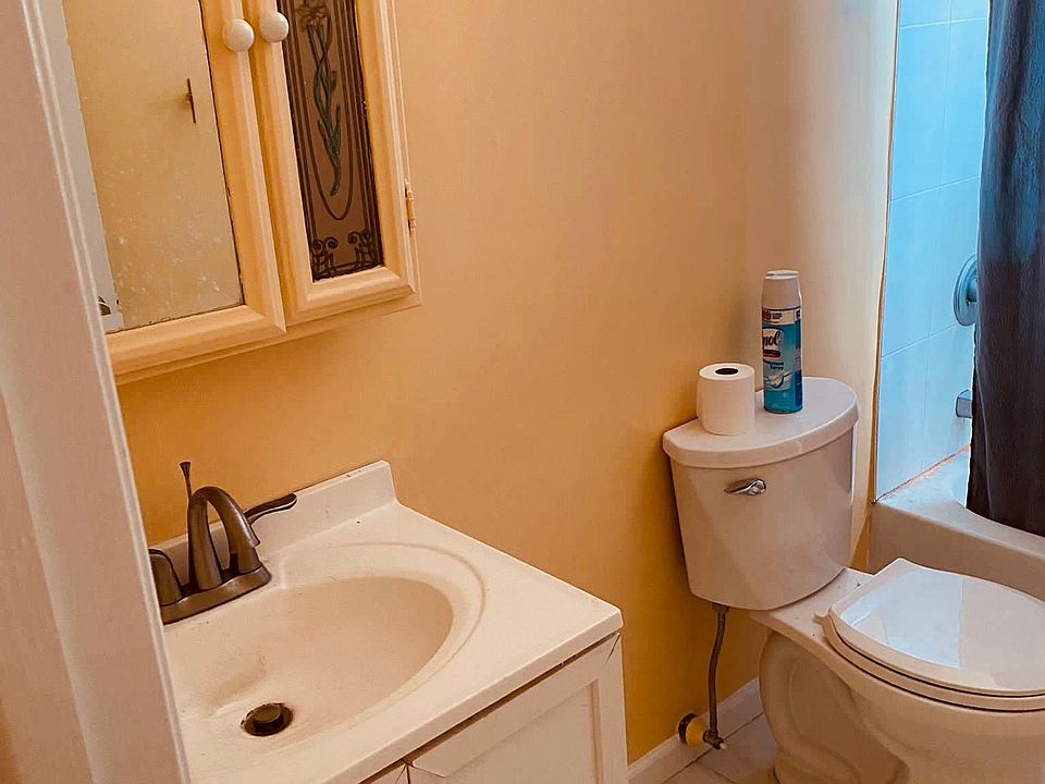 2nd image of 115 Baden Pl Floor 2
