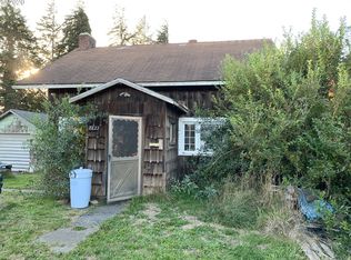 2622 Liberty St, North Bend, OR 97459