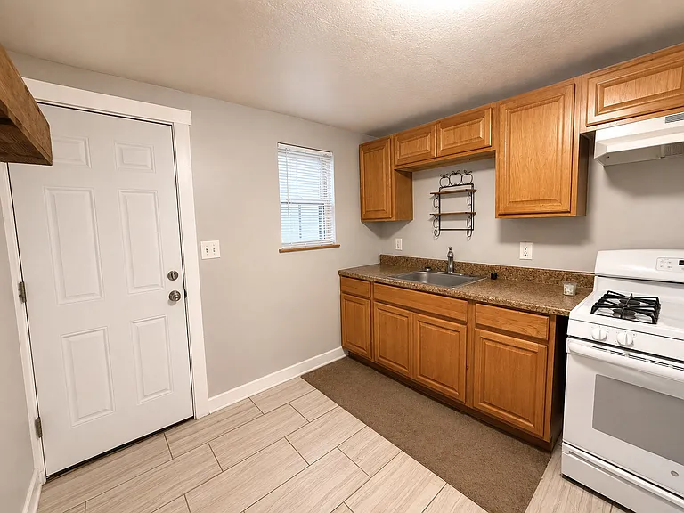 2926 Parkdale Ave #4 — Photo 4