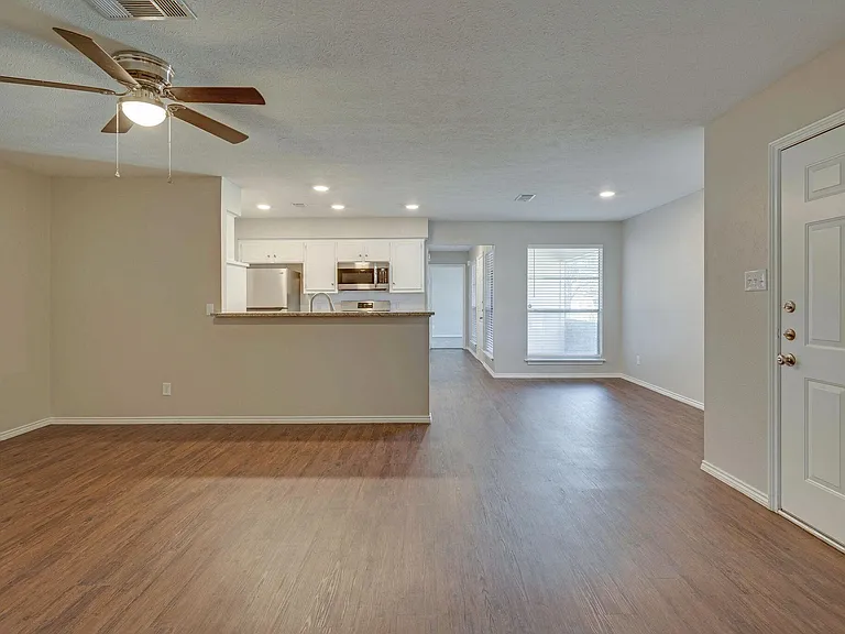 1233 Cordell St — Photo 4
