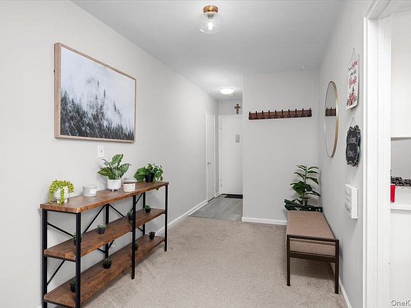 4th image of 13 Bryant Crescent #2K