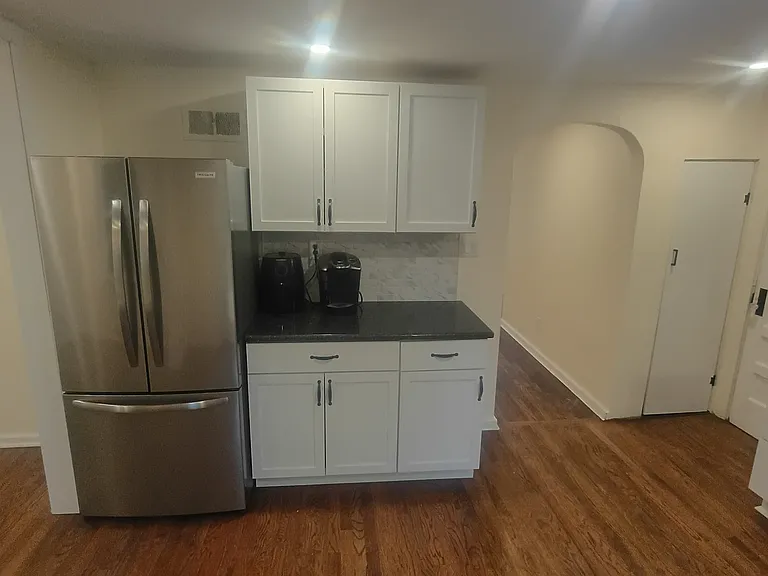 320 Hoffman Ave — Photo 2