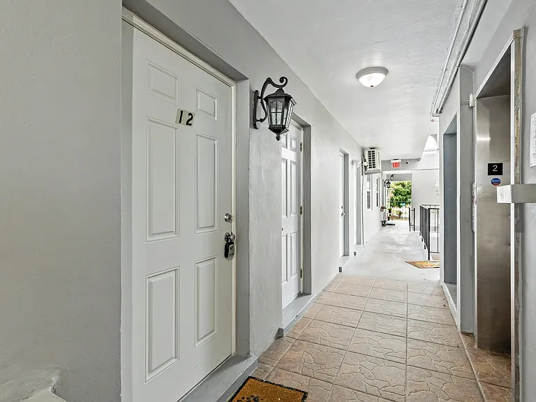 1021 NE 24th Ave #12 — Photo 30