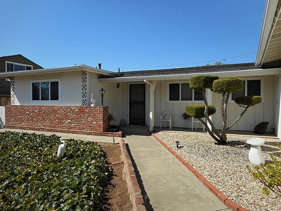 2nd image of 415 Verano Dr