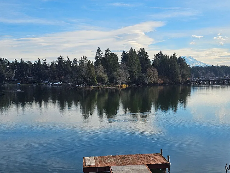 9725-27 Lake Steilacoom Dr SW