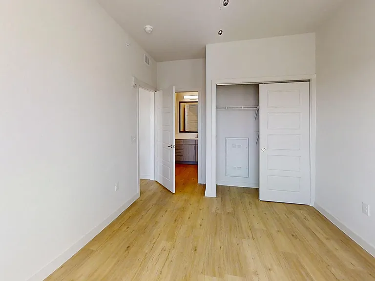 Park South — Photo 175