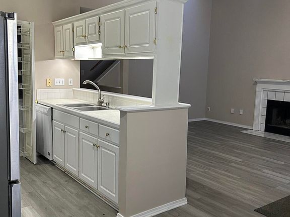 5th image of 4630 Laurelwood Dr
