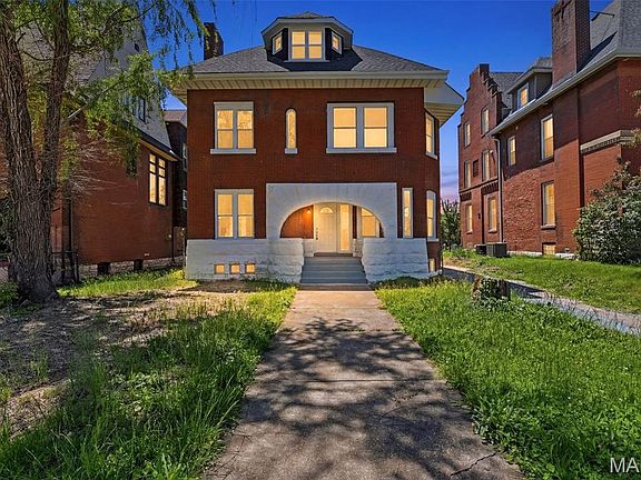 2nd image of 4266 Washington Blvd