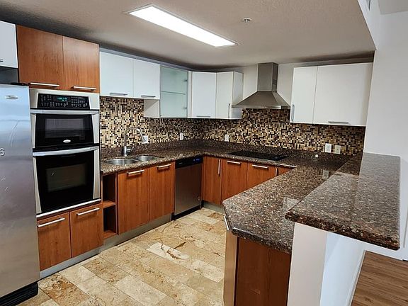 3rd image of 170 SE 14th St APT 1408