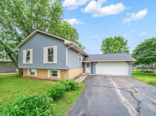 17624 Frazier Rd, Sandwich, IL 60548