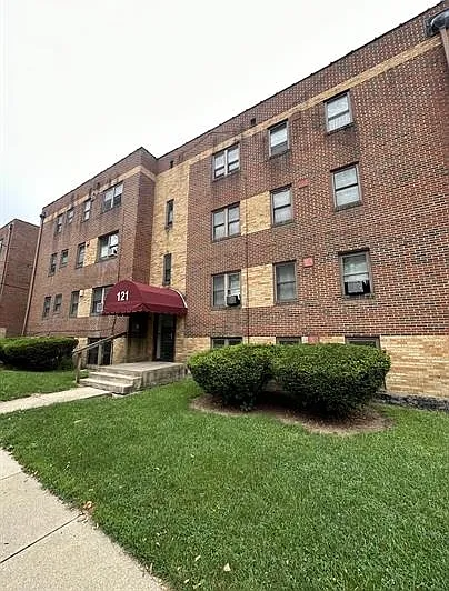 121 Mount Lebanon Blvd — Photo 1