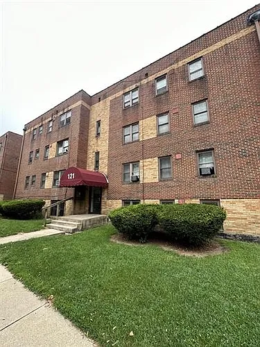 121 Mount Lebanon Blvd Photo 1
