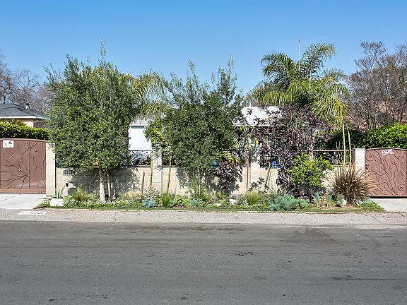 2nd image of 11453 Delano St