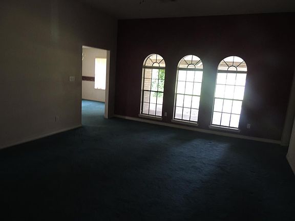 3rd image of 101 Pecanwood Pl