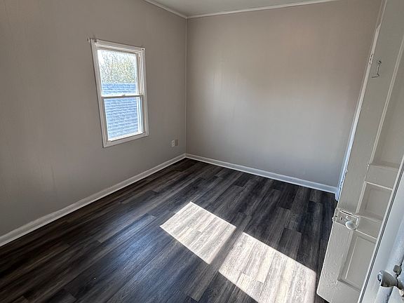 2nd image of 512 Garvey Ave APT 4