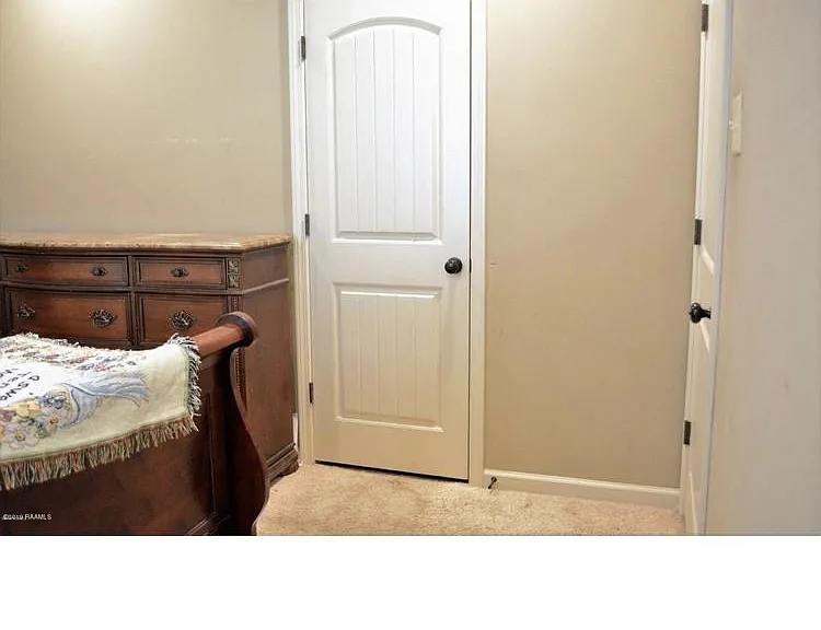 112 Meadowhollow Dr — Photo 4