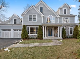 12 Cognewaugh Rd, Cos Cob, CT 06807