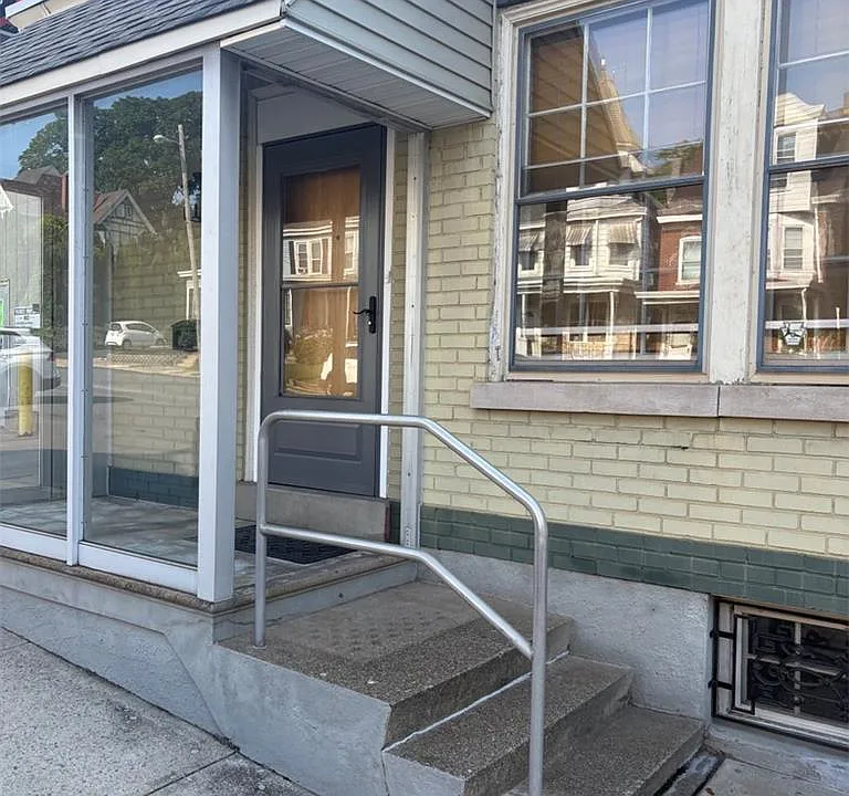 23 N 10th St