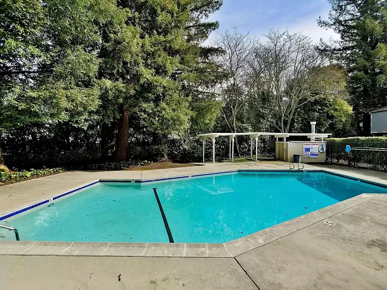 567 Sycamore Cir — Photo 20