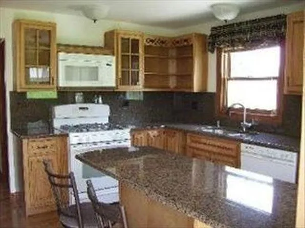 7712 Carlton Dr, Spring Grove, IL 60081