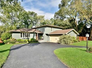 9709 Gallek Rd, Fox River Grove, IL 60021