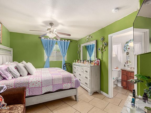 4th image of 115 E BROOKE Place