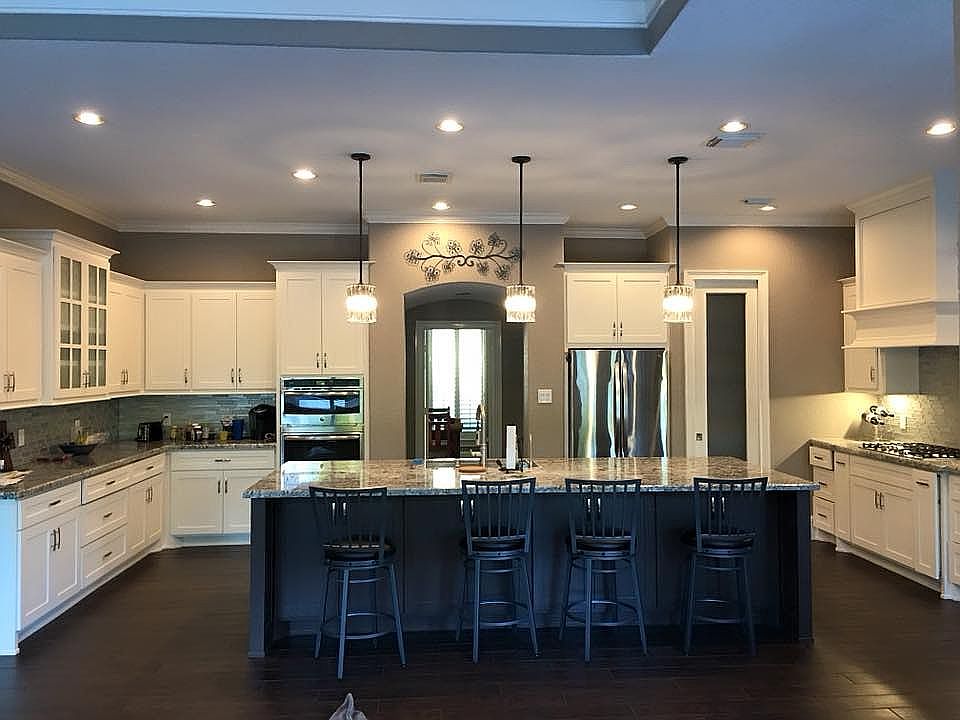 1st image of 1103 Oak Park Ln