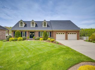 220 Regency Dr, Kingsport, TN 37663