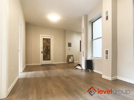 Rented by Level Group | media 13