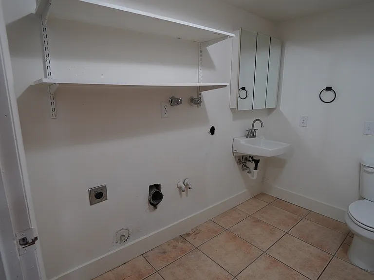 1273 E Gordon Ave — Photo 9