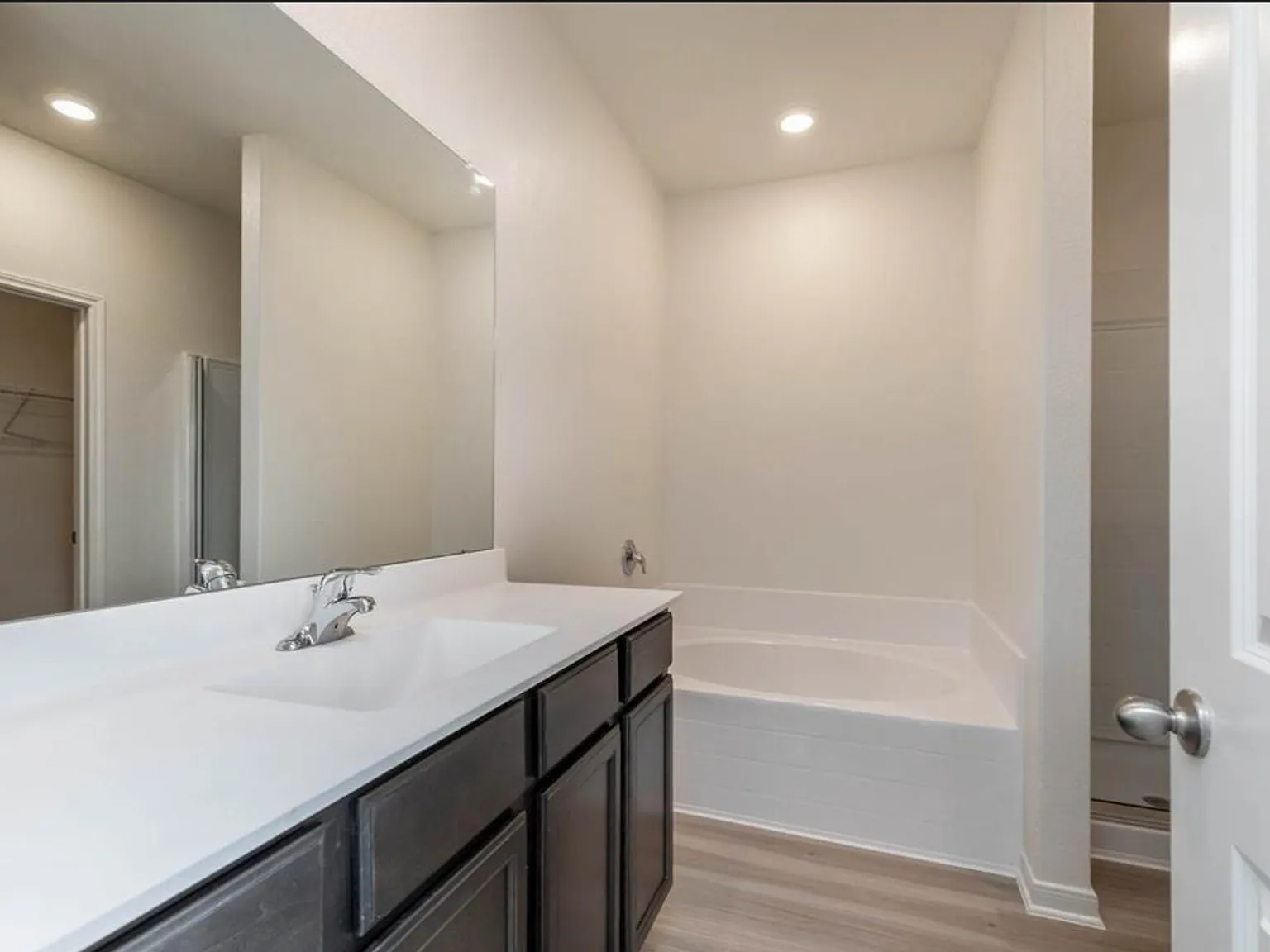 3 bed, 1552 sqft, $2,350 — Photo 3