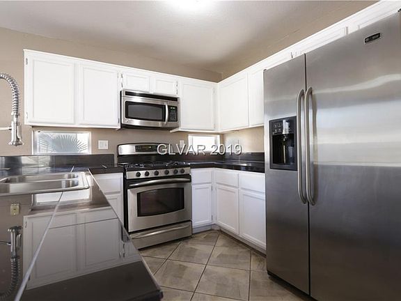 3rd image of 5932 Woodfield Dr