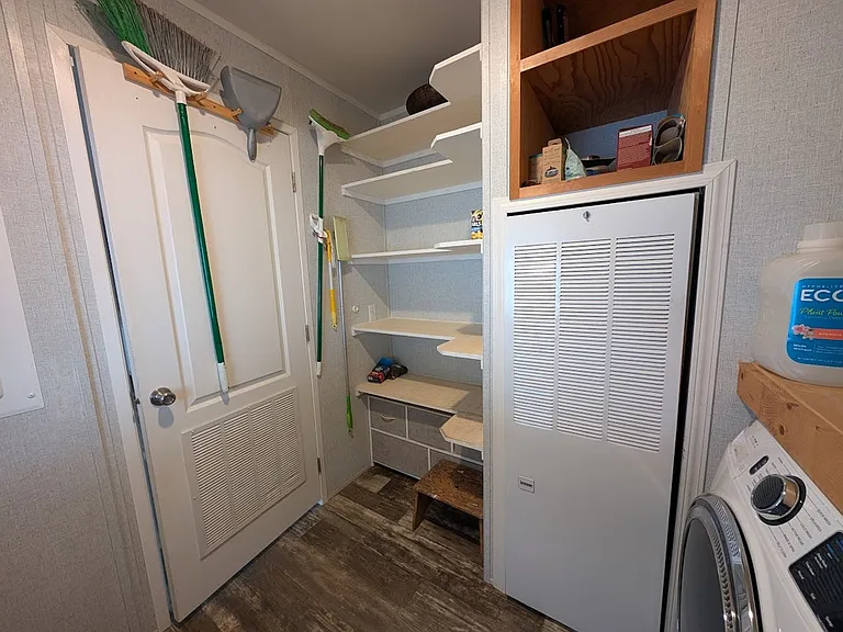 820 Crest Dr — Photo 22