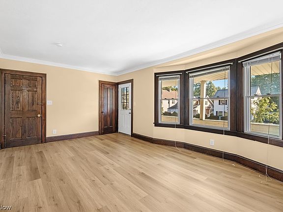 4th image of 3812 W 135th St