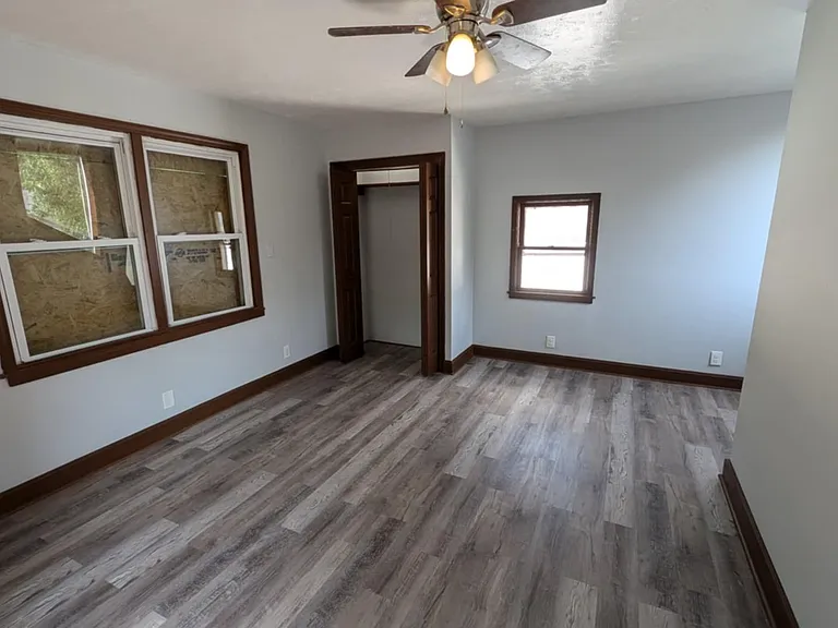 2533 Rowan St — Photo 11