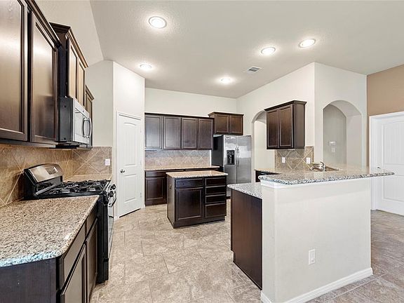 4th image of 8911 Breezeloch Dr