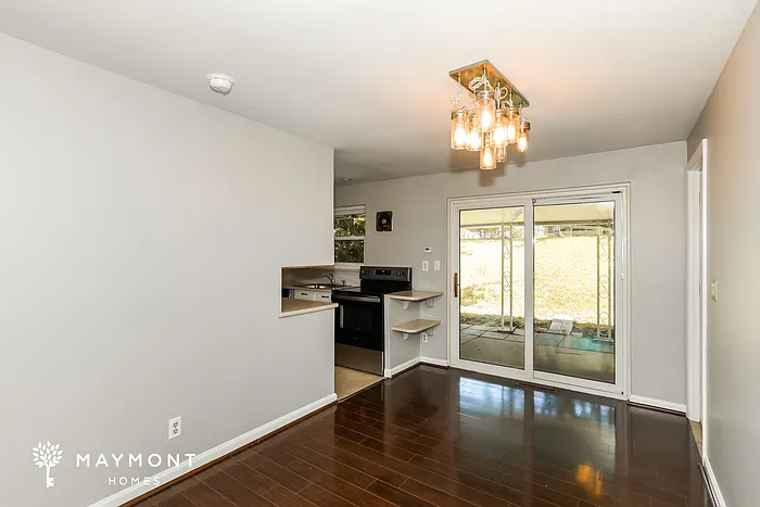 694 Castro Ln — Photo 6