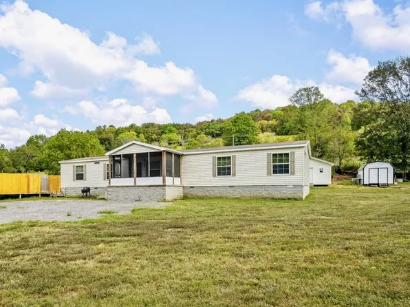 112 Dillard Creek Rd, Chestnut Mound, TN 38552