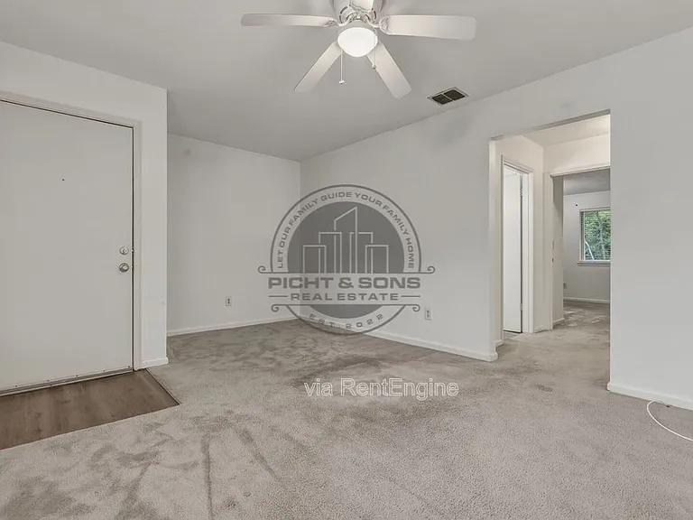 713 Pointe Ct — Photo 3