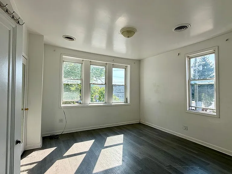 4301 Cottman Ave — Photo 10