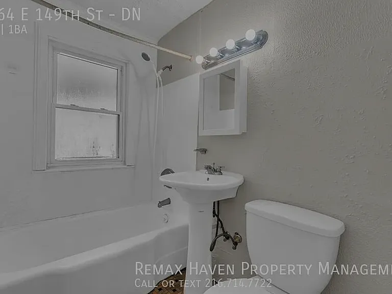 3264 E 149th St — Photo 6