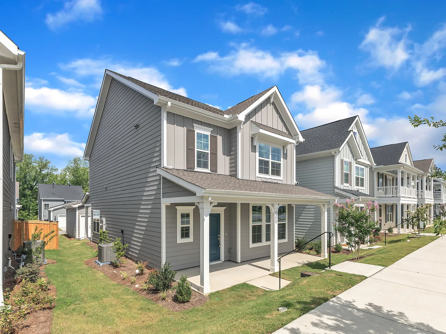 3 bed, 2.5 bath, 1840 sqft, $2,350 — Photo 4