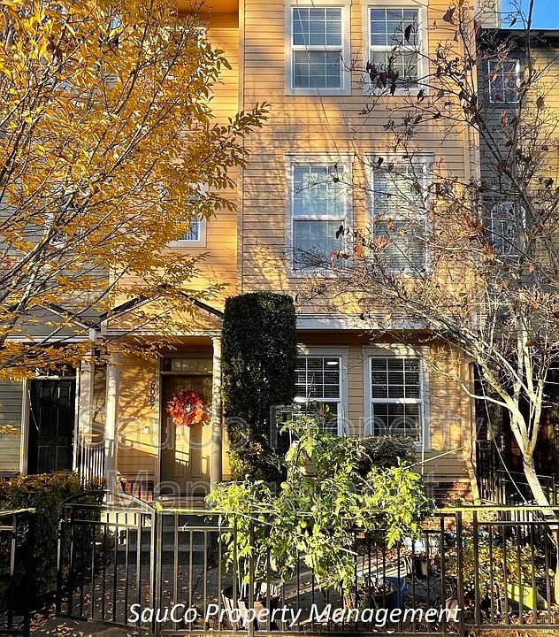 1st image of 6007 NE Alder St #1