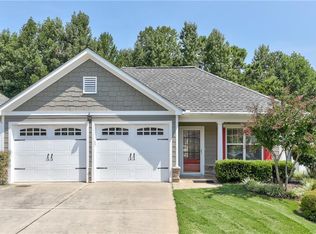 233 Winthrope Dr, Woodstock, GA 30188