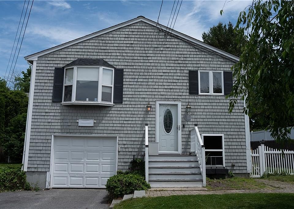 1st image of 10 Scott Ct