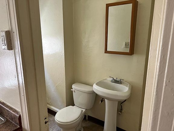 2nd image of 238 S Kenmore Ave #310
